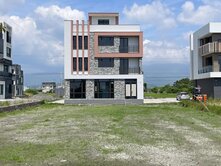 永慶阿娥~近宜蘭交流道臨10米路大面寬電梯農舍