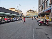 一點利商圈臨15米路住二建地