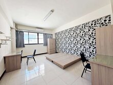 右昌國中・臨路騎樓店面透天
