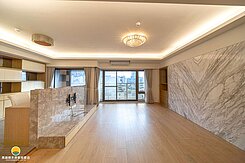 亞灣區－三多商圈－太普建設四房雙平車－稀有釋出