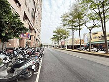 五甲💢龍的傳人💢大樓店面1+夾+2~吳秋美