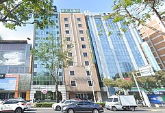 新灣區中央公園首排綠景大面寬帝王飯店