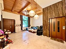 東山商圈｜正公園《裕國天虹》三面採光電梯別墅