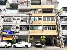 專🎯單坪23萬🎯楠梓百坪邊間金店面🎯