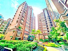 超稀有仁愛新城方正三房坡平車