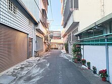 交流道旁美平房