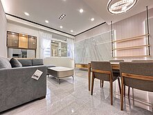 仁武澄清湖仁慈公園雙車位大面寬透天(附充電樁)