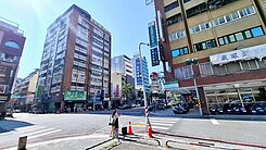 美麗島站大三房住家大樓