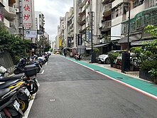 正東區人潮金店面