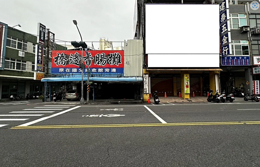 鳳山正光遠路上三角窗橋邊香腸+雙店面