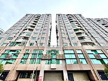 稀有裕隆城一樓辦公收租雙坡平車