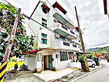 礁溪近市區田園山景環境優美自用收租超值邊間8房透天