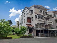 近員山市區※櫻花公園旁6房邊間車位別墅