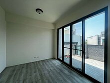 成功東路輕屋齡店住