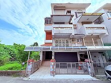 員山近市區邊間孝親房6房透天~台灣房屋婕如~小豬