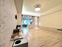 慈濟高中旁大地坪朝南美店住