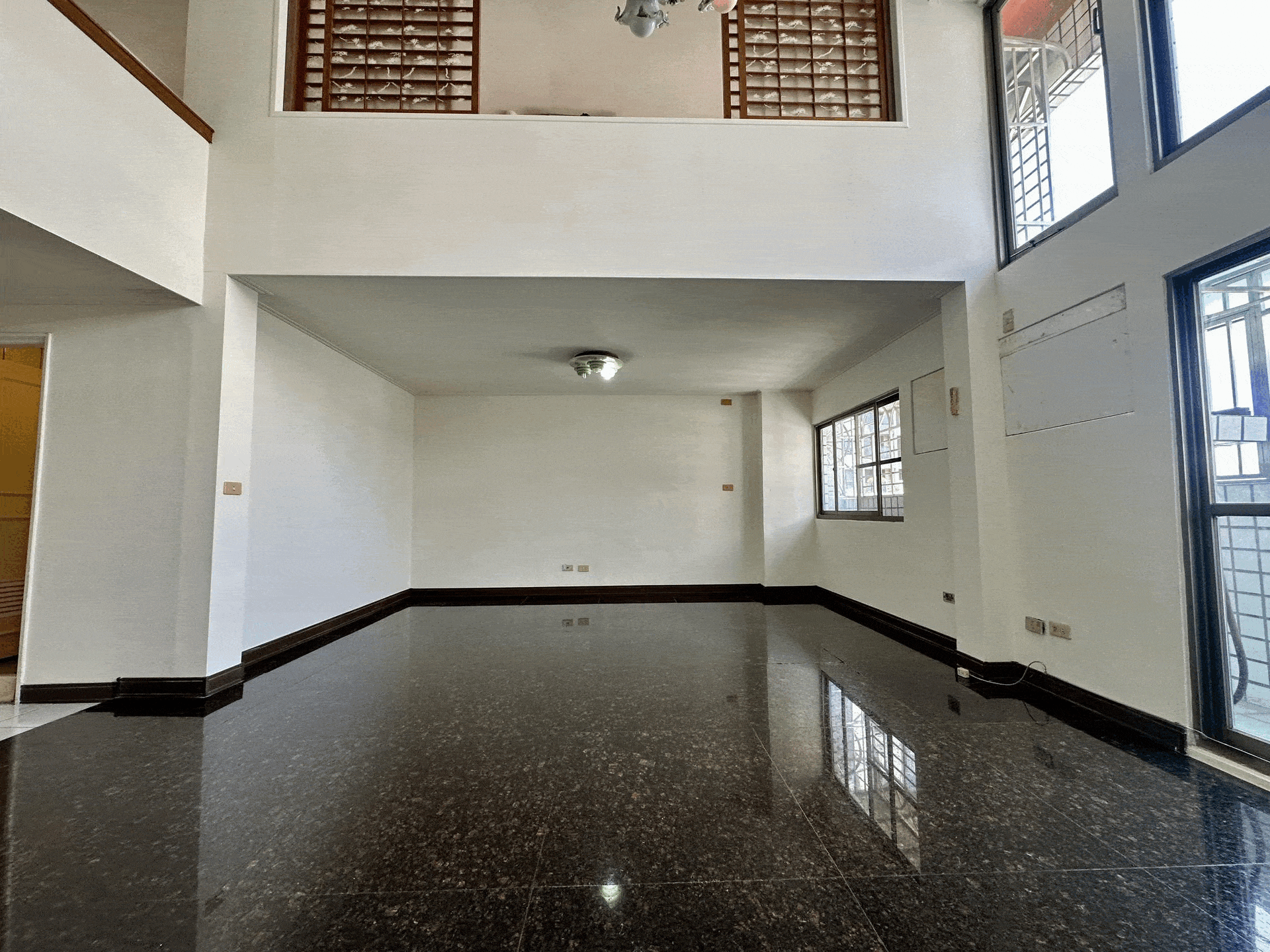 一點利｜文心百利樓中樓｜四維捷運700米四房小休旅