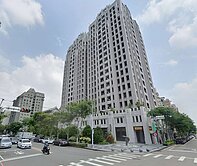 南屯八期豐樂公園│捷運宅│湖心泊絕美精裝四房雙平車