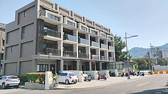 太里仁化路雙語學區-面千坪公園-邊間雙車透天別墅