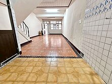 中興大學門前可停車小透天