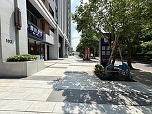青埔A17宜誠有境。領航南路大面寬金店面