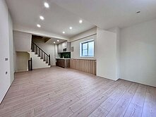 🍎小殷五甲商圈家樂福4樓半整棟全部翻新車墅🍎