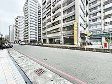 台鐵左營站/#翠峰國宅# [三角窗面寬金店面]