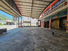 甲仙老街超大店面
