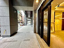 ♛黃金店面-漂亮地段-商圈人潮-稀有店辦♛