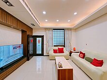 北屯兒童公園｜臨路前院車庫｜大面寬精裝美別墅