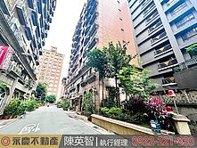 板橋麗池花園2+1房加車位｜採光好屋況佳｜雙衛浴