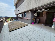 在中路擁有一間大露臺🍎風禾公園旁邊間美屋況3房車
