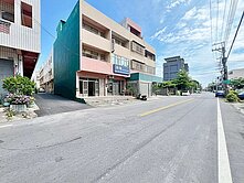 梧棲正中央路臨路邊間大地坪透天