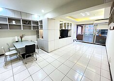 🍎西屯逢甲~世紀紅時尚三房平面車位