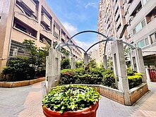 一中商圈溫馨四房+車位~雙主臥