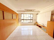 閱讀左岸次頂樓採光通風好朝南2+1房