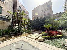 住商小雯🍀下南崁~富春山居逸靜電梯別墅