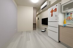 1年屋齡‼️裝潢採光雙衛兩房車‼️住商小毅