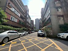 新莊捷運站純住宅電梯6樓三面採光3房車位