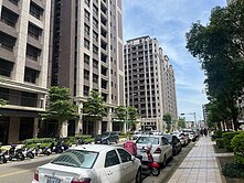 頭份昌隆廣場上好大潤發賣場交(平面車位)美2房