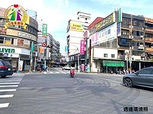 三峽圓環面寬大地坪透店