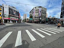 正健行路20米路近中國醫大地坪可危老透店