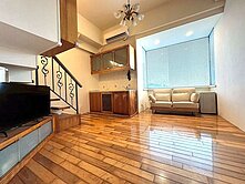 近華岡藝校/ 文化大學/ 陽明山 電梯大套房