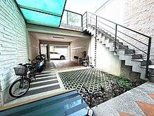 仁雄商圈/輕齡電梯雙車墅/屋況佳/臨路大地坪