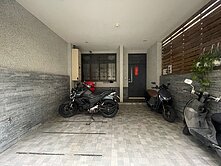 [售]廣三SOGO長榮桂冠滿租收益8房透天