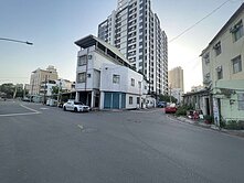 🎶✨後勁方正臨路商業建地🧣送合法房屋✨🎶