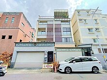 瑤瑤承辦🎀東區邊間電梯別墅｜輕屋齡大地坪面寬