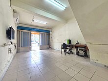 未來三鐵共構站高雄火車站雄中旁透天