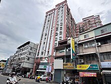 屏東市中心【君臨天下】景觀低公設四房平車 