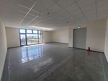 市場獨家&唯一.僅此一戶.烏日高鐵旁朝南全新商辦
